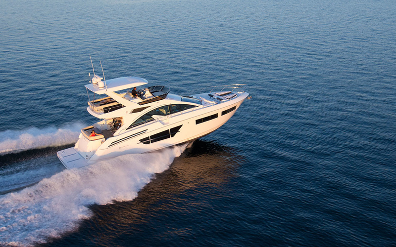 Cruisers Yachts 60 Fly