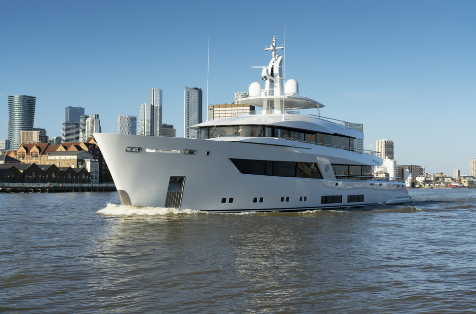Lurssen Moon Sand