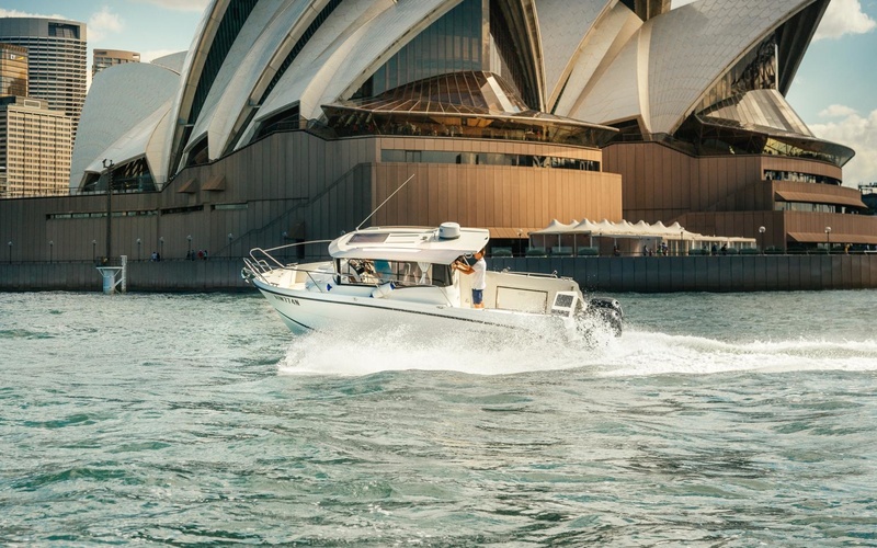 Parker 800 Pilothouse