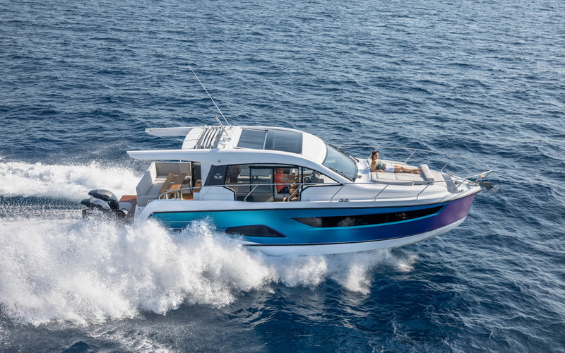Sealine С390V