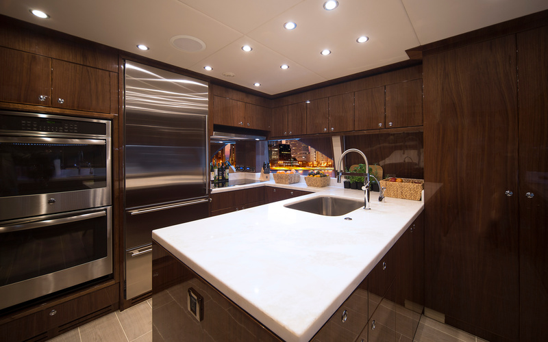 Hargrave 100' Raised Pilothouse