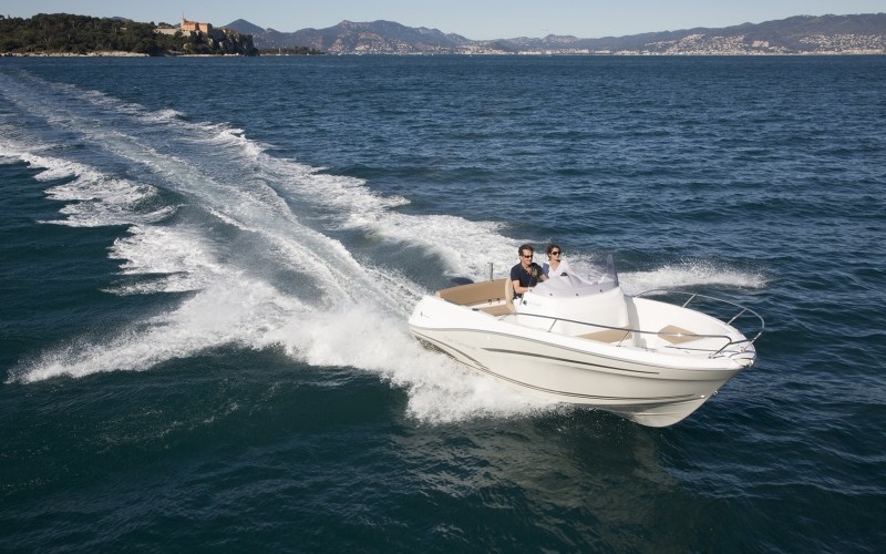 Jeanneau Cap Camarat 6.5 CC Serie 2