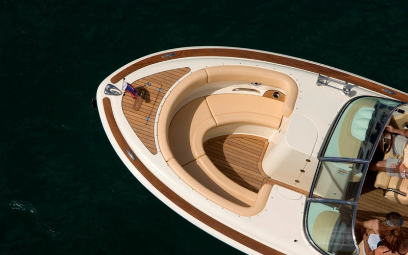 Chris-Craft Launch 30