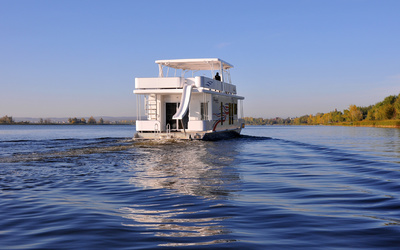 Thoroughbred Houseboats 15' х 51'