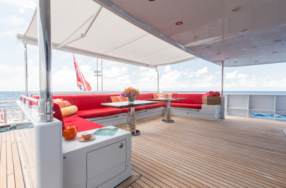 CL Yachts Avalon