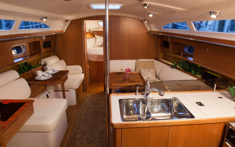 Catalina 355