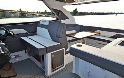 Cruisers Yachts 42 GLS OB