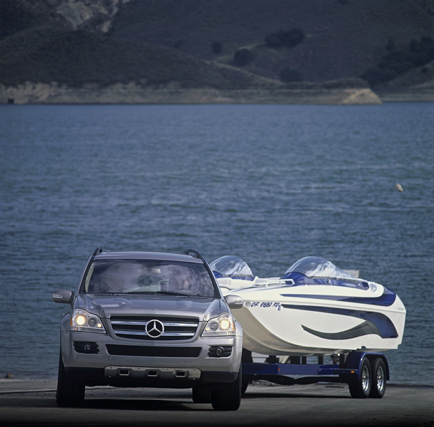 Modern GL class towing speed catamaran Eliminator
