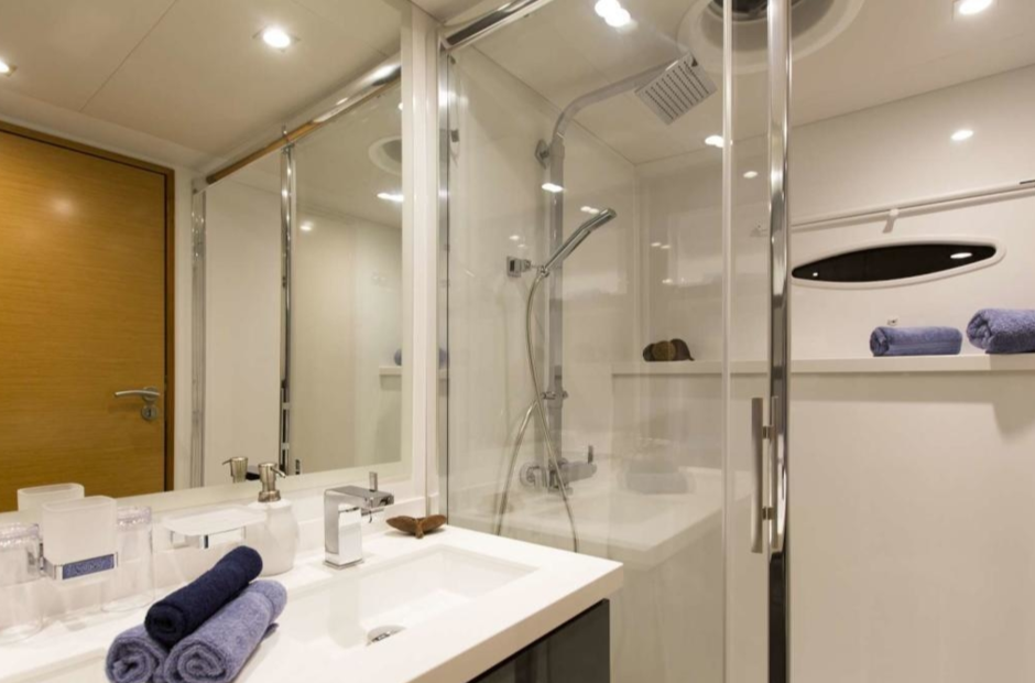 Fountaine Pajot Nenne