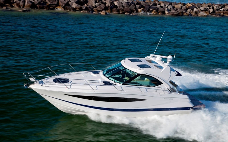 Four Winns V435