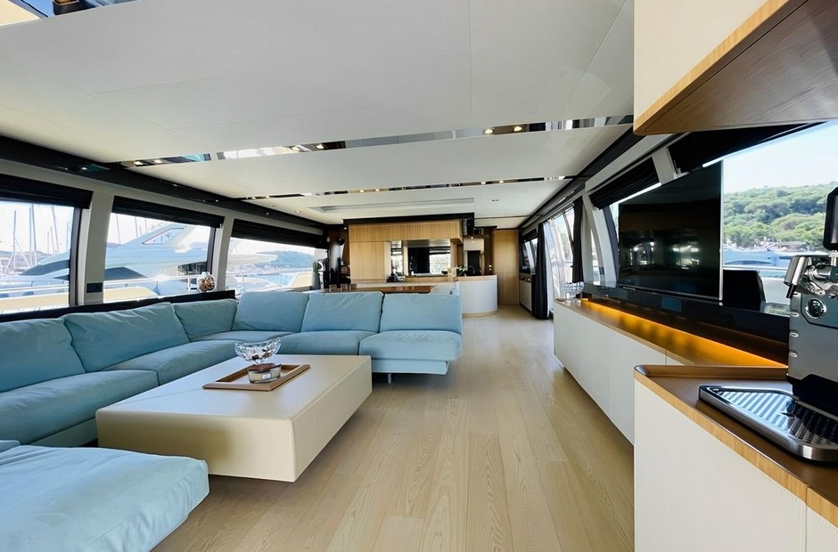 Ferretti La Familia II
