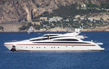 ISA Yachts Samja