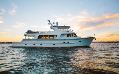 Outer Reef  880 Cockpit Motoryacht