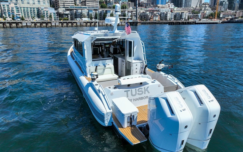 Life Proof 35 Yachtline Cabin