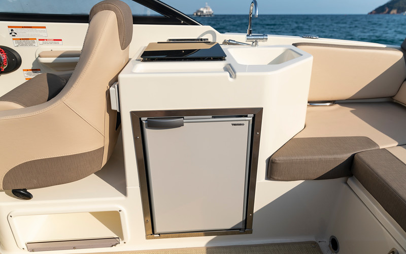Bayliner VR6 Cuddy
