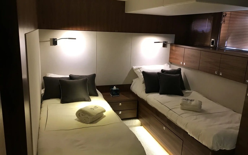 Van Der Heijden Explorer 2400