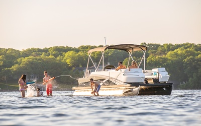 Larson 2400 Escape RT Twin Fish
