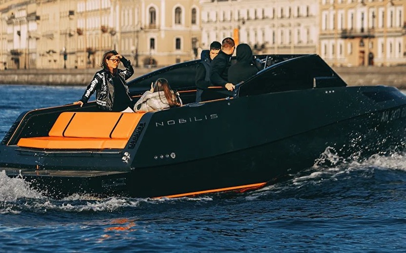 Nobilis 858
