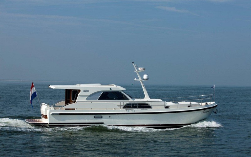 Linssen Range Cruiser 450 Sedan Wheelhouse