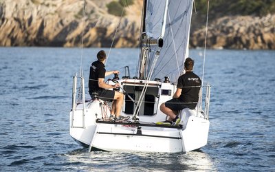Beneteau First 27