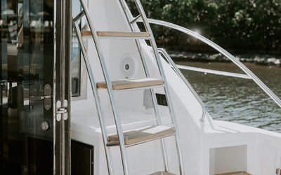 ArrowCat 420 Flybridge
