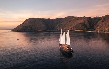 Custom Boats Vela