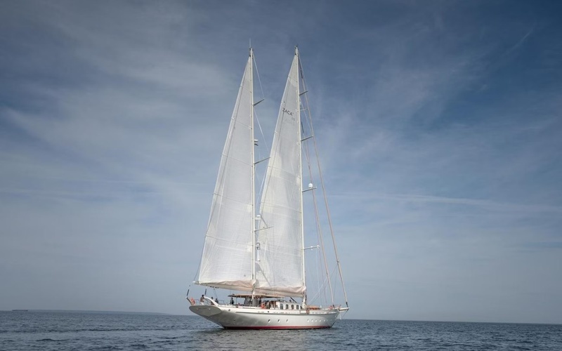 Ferretti 720