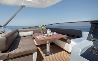 Azimut 83