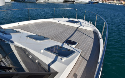 Cobra Futura 40