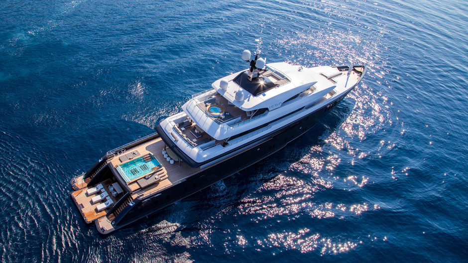 The sale of the 67.71-metre Icon was one of Fraser's largest deals in the year.