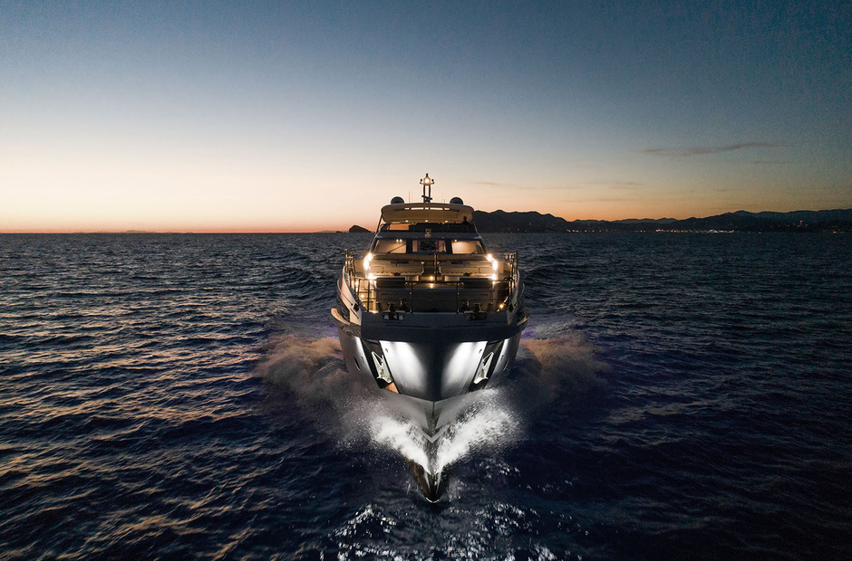 Azimut Chestnut