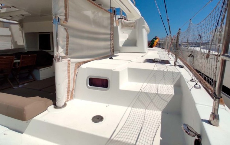 Lagoon 450 F (2012)