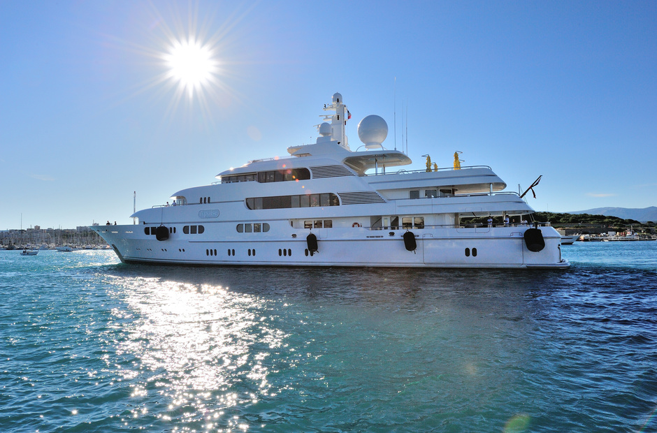 Lurssen Titania