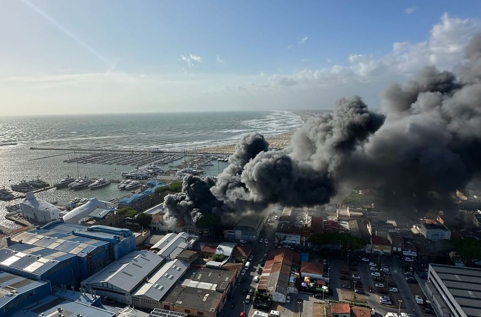 A fire in Viareggio raises concerns for the prestigious shipyards