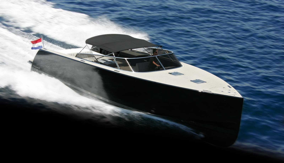 Award for best exterior design - Vandutch 55 