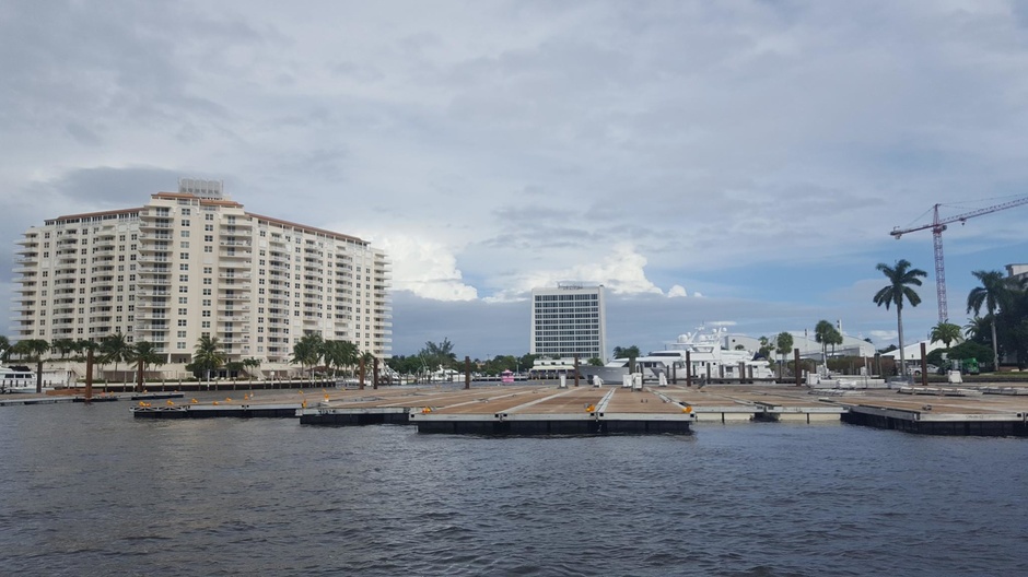 Floating docks for FLIBS 2016 in Bahia Mar Marina 