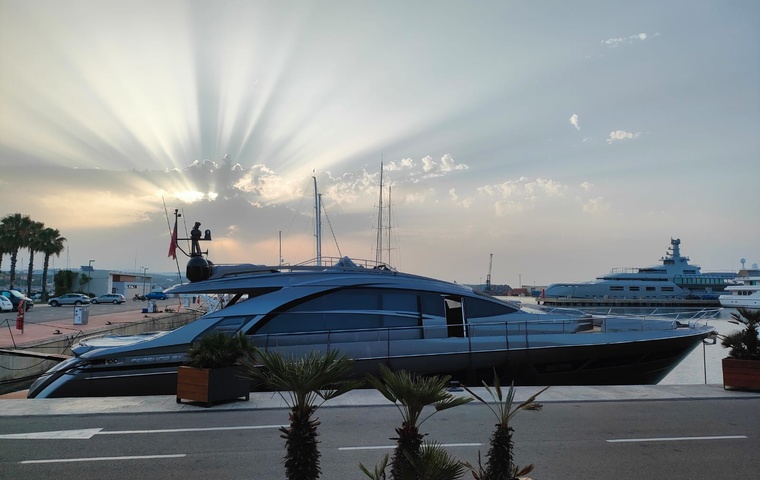 Pershing 8X (2022)