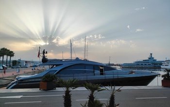 Pershing 8X
