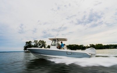 Sea Hunt Escape 28
