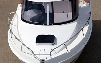 Manara 20 Pilothouse