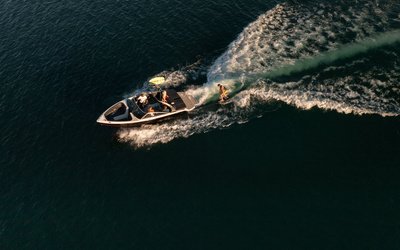 Four Winns H4 Surf
