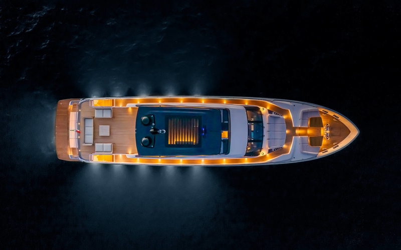 Ferretti 1000