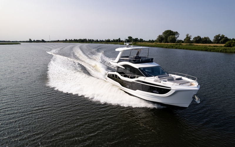 Galeon 560 Fly