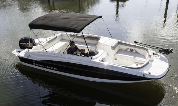 Bayliner 210 Deck Boat