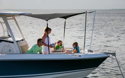 Boston Whaler 230 Outrage