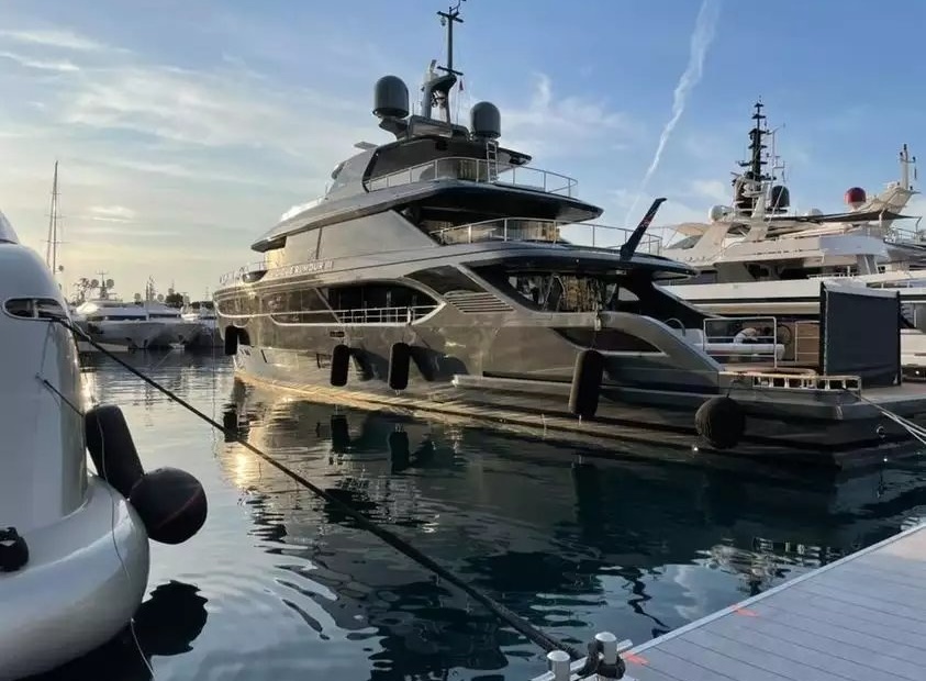 Benetti Vicious Rumour III