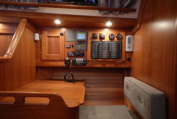 CR Yachts 370