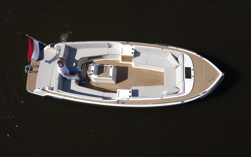 Interboat Intender 820