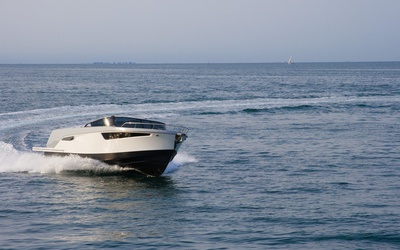 Alfastreet Marine 28 Cabin Motor