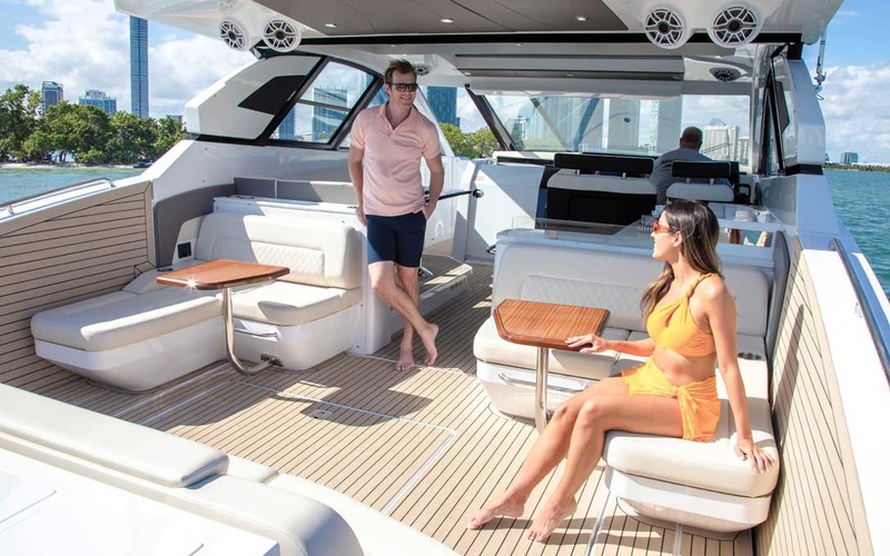 Cruisers Yachts 50 GLS